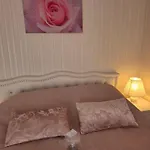 Roza Wiatrow 홈스테이