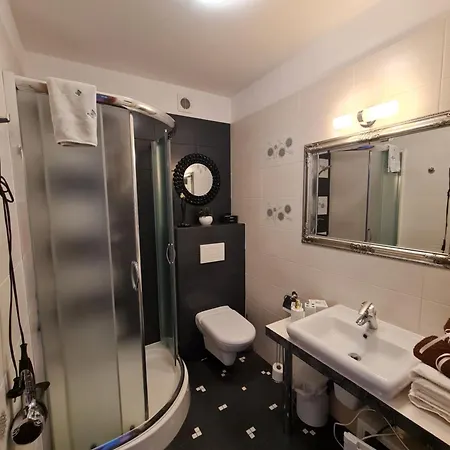 Проживание в семье Roza Wiatrow *