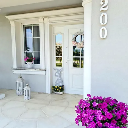 Roza Wiatrow Проживание в семье Дзивновек