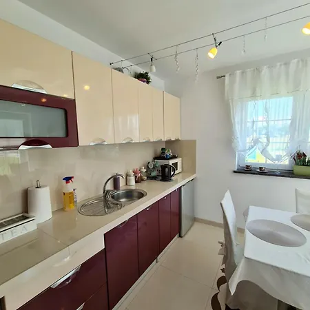 Проживание в семье Roza Wiatrow *