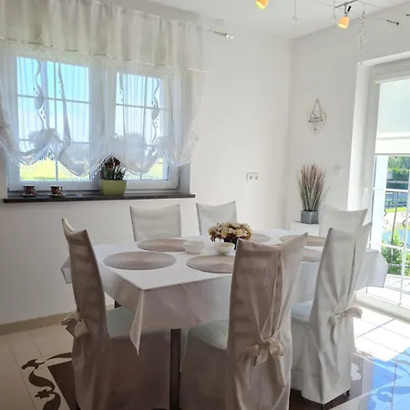 Проживание в семье Roza Wiatrow