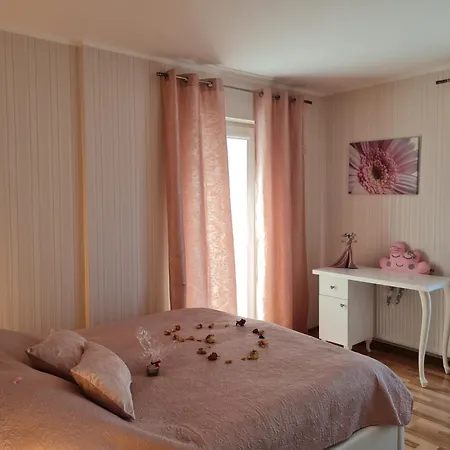 Roza Wiatrow Проживание в семье