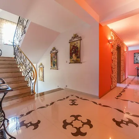 Проживание в семье Roza Wiatrow *